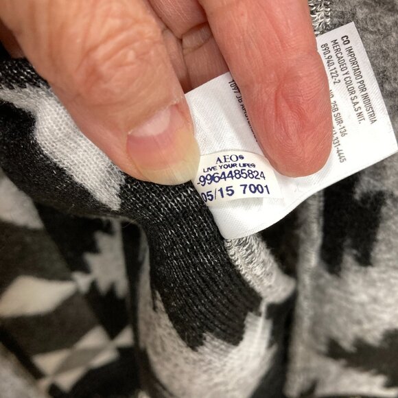 American Eagle Open Cardigan Wrap, Size Medium, Southwestern Aztec‎ Geometric - Picture 9 of 11